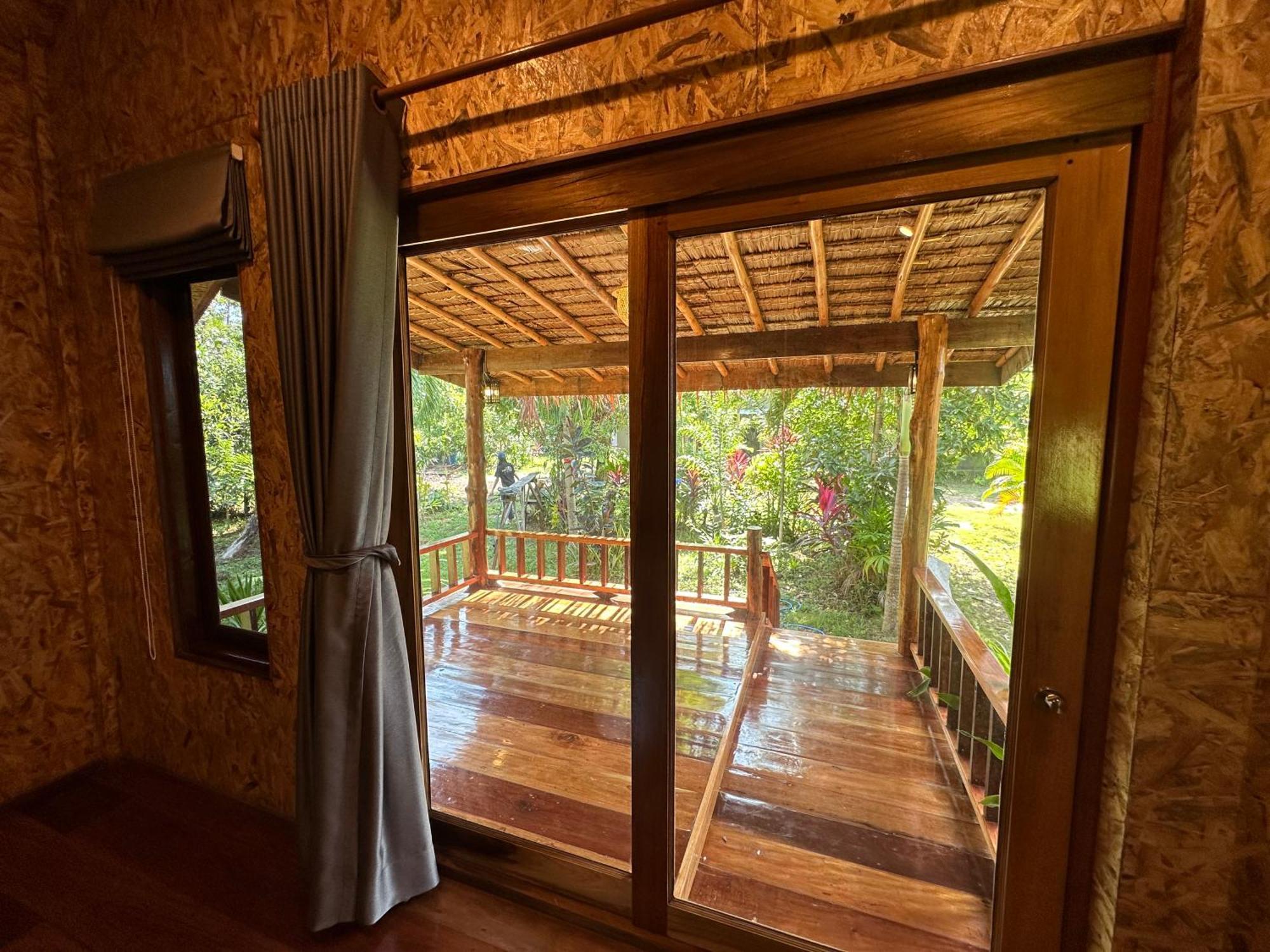 Koh Jum Bungalow & Hostel Εξωτερικό φωτογραφία