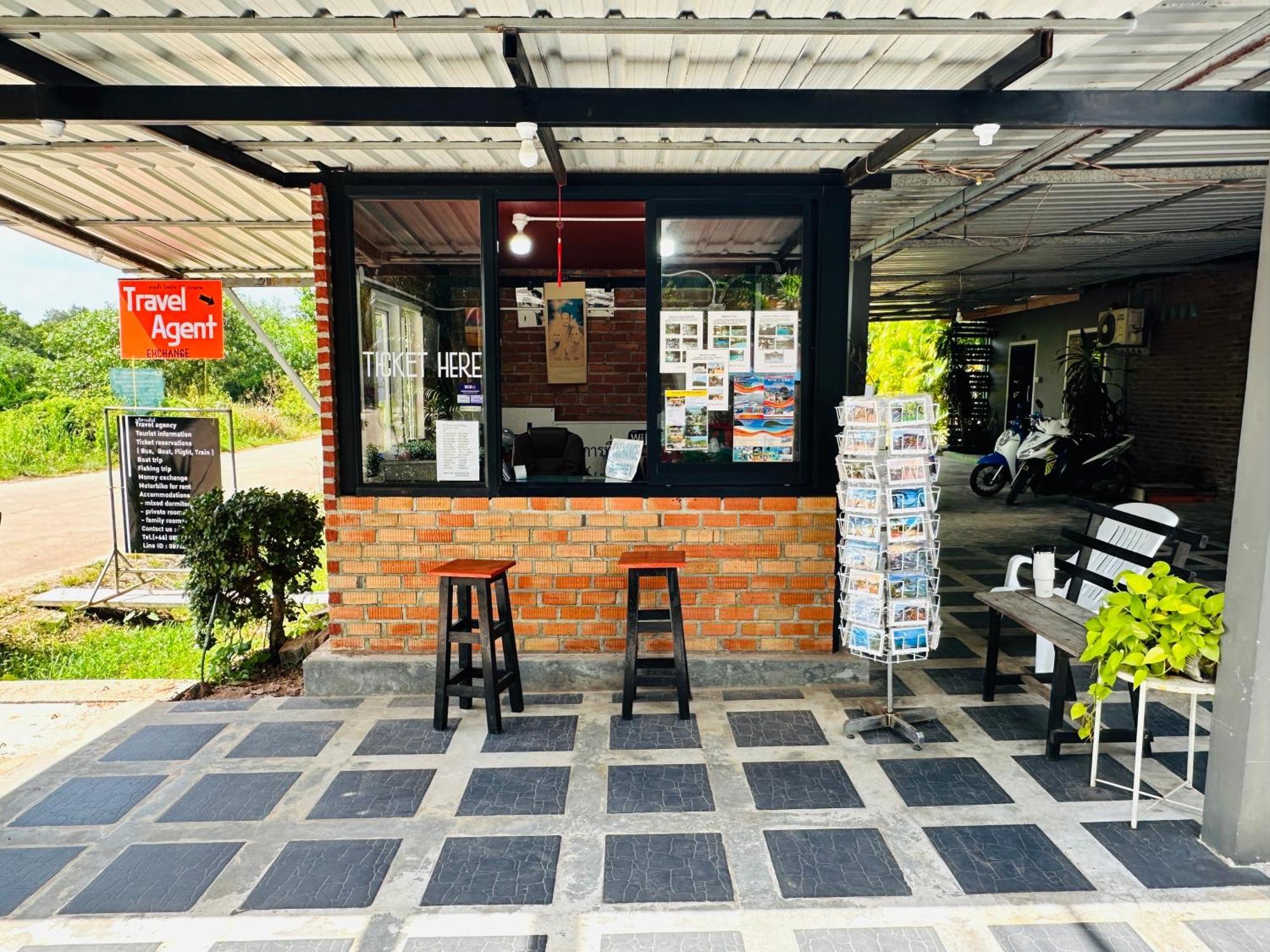 Koh Jum Bungalow & Hostel Εξωτερικό φωτογραφία