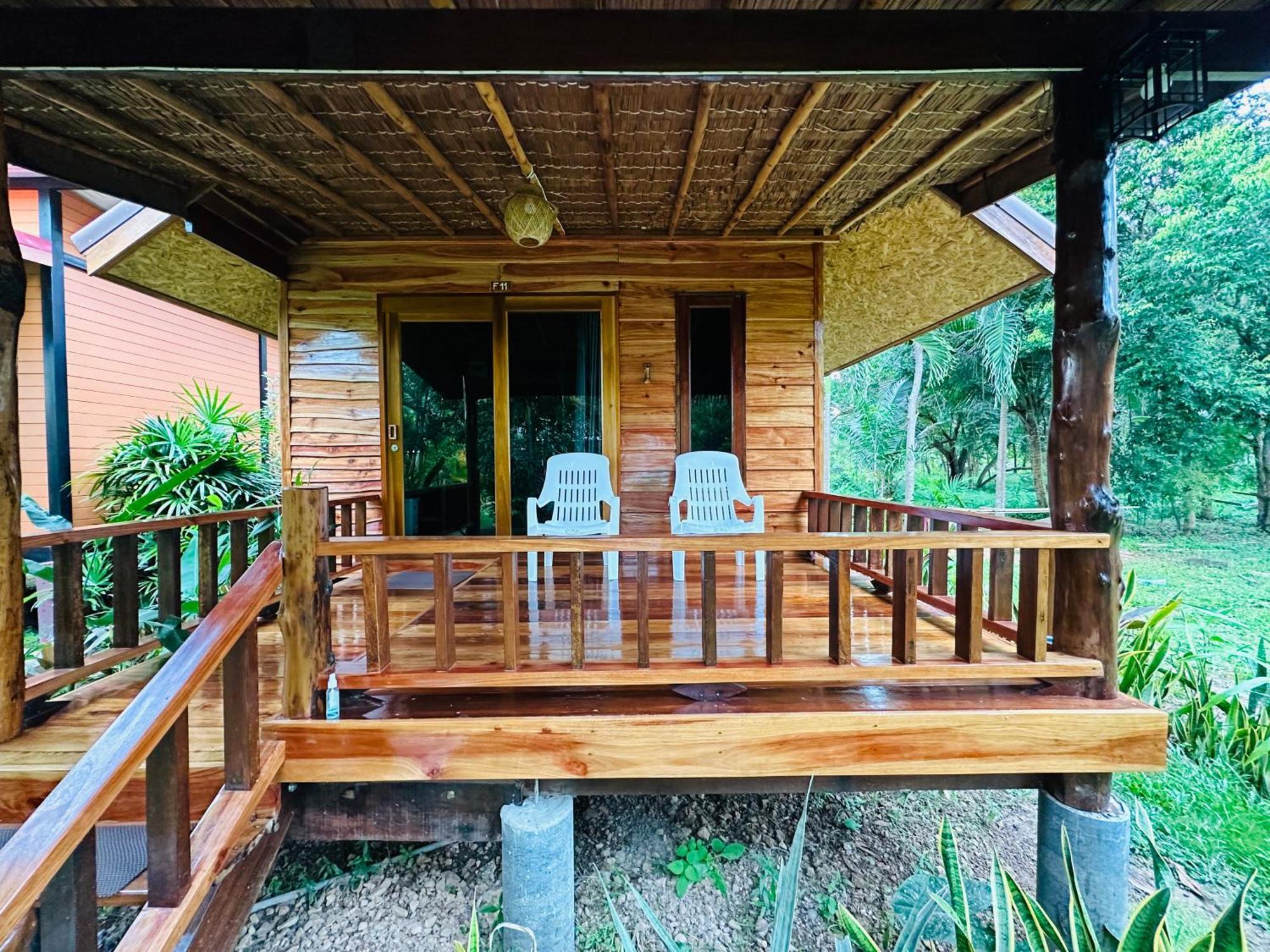 Koh Jum Bungalow & Hostel Εξωτερικό φωτογραφία