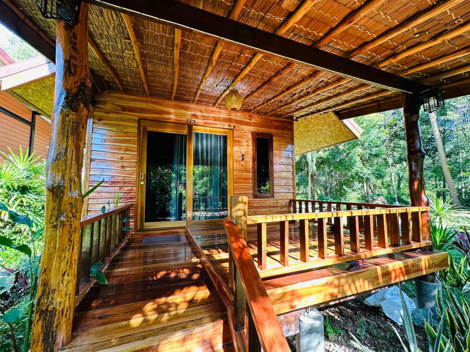 Koh Jum Bungalow & Hostel Εξωτερικό φωτογραφία