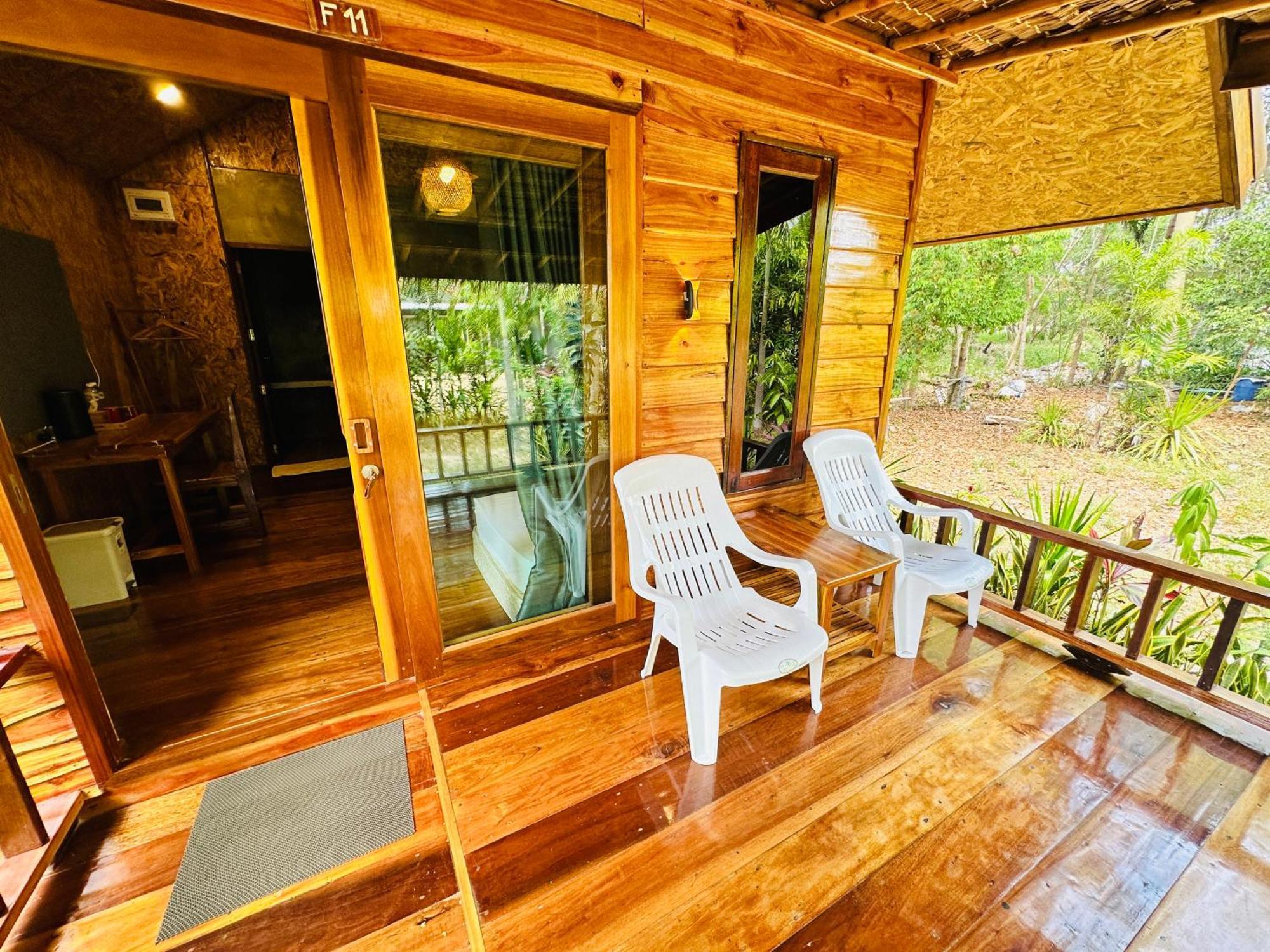 Koh Jum Bungalow & Hostel Εξωτερικό φωτογραφία